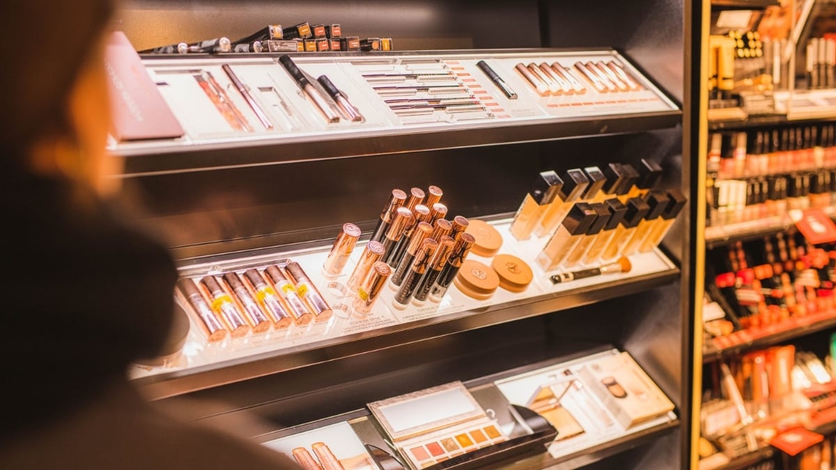 Displayed make-up at a Vita shop